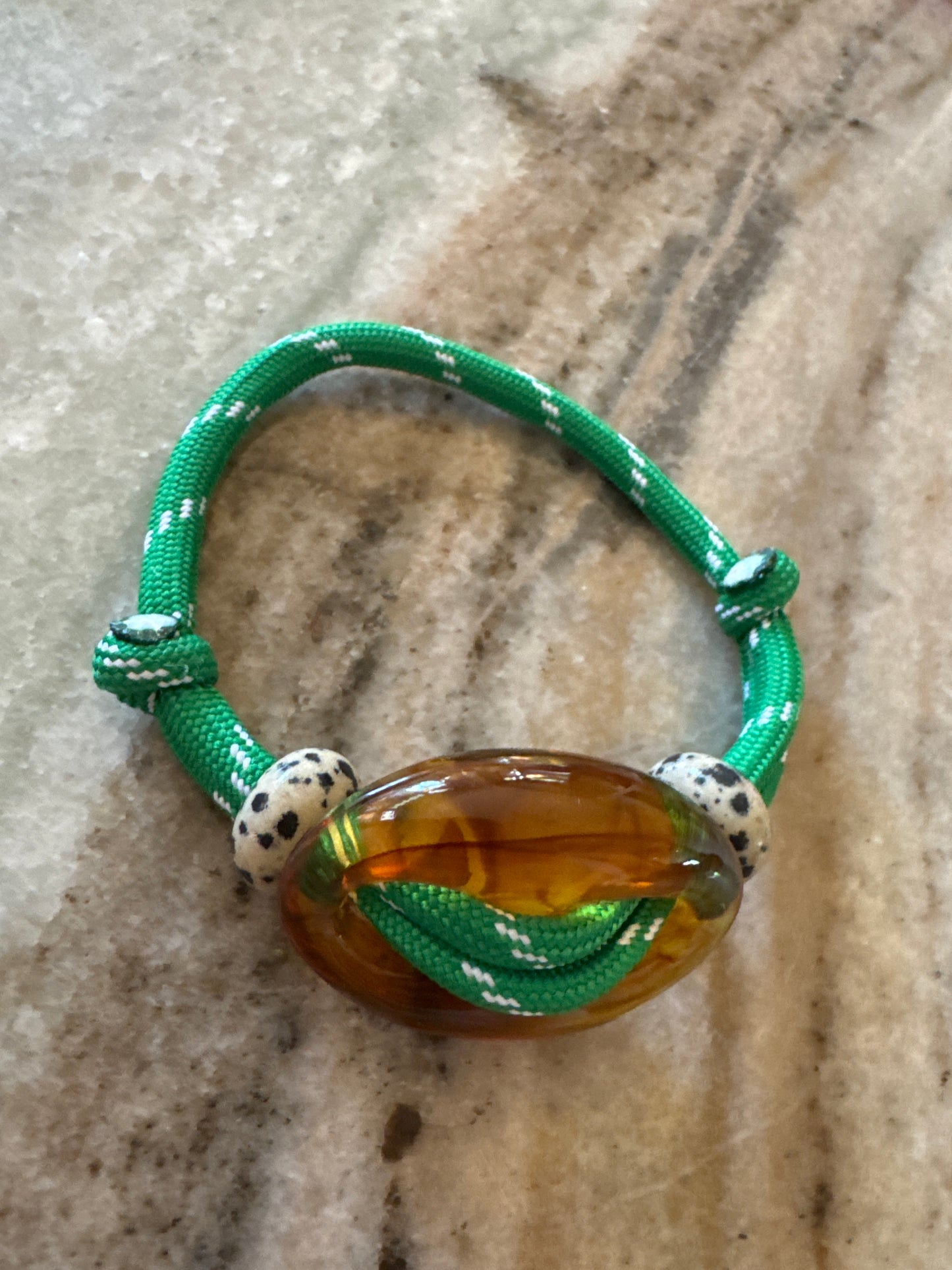 Armband knoop dalmation stone